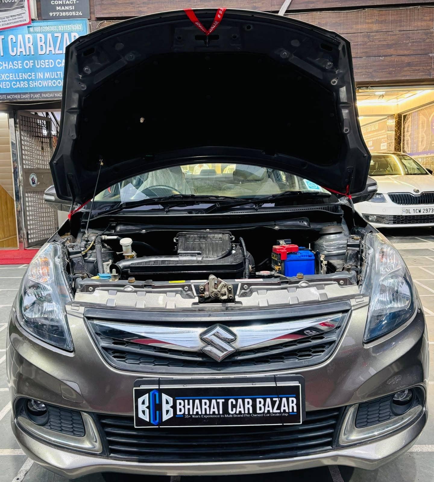 18,000 KMS MARUTI DZIRE VXI PETROL (2017)