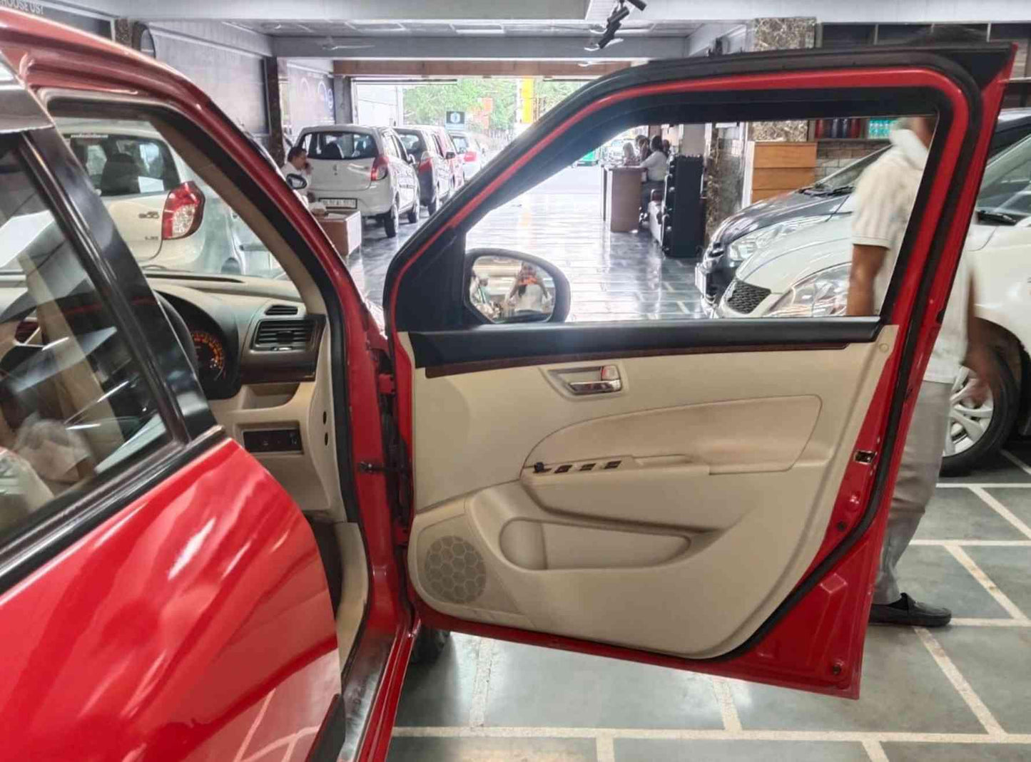 48,000 KMS MARUTI DZIRE VXI PETROL (2012)