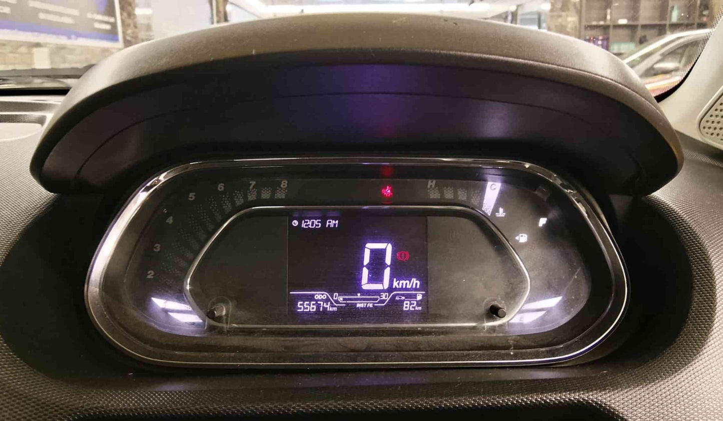 TATA TIAGO XZ 1.2 PETROL (2020)