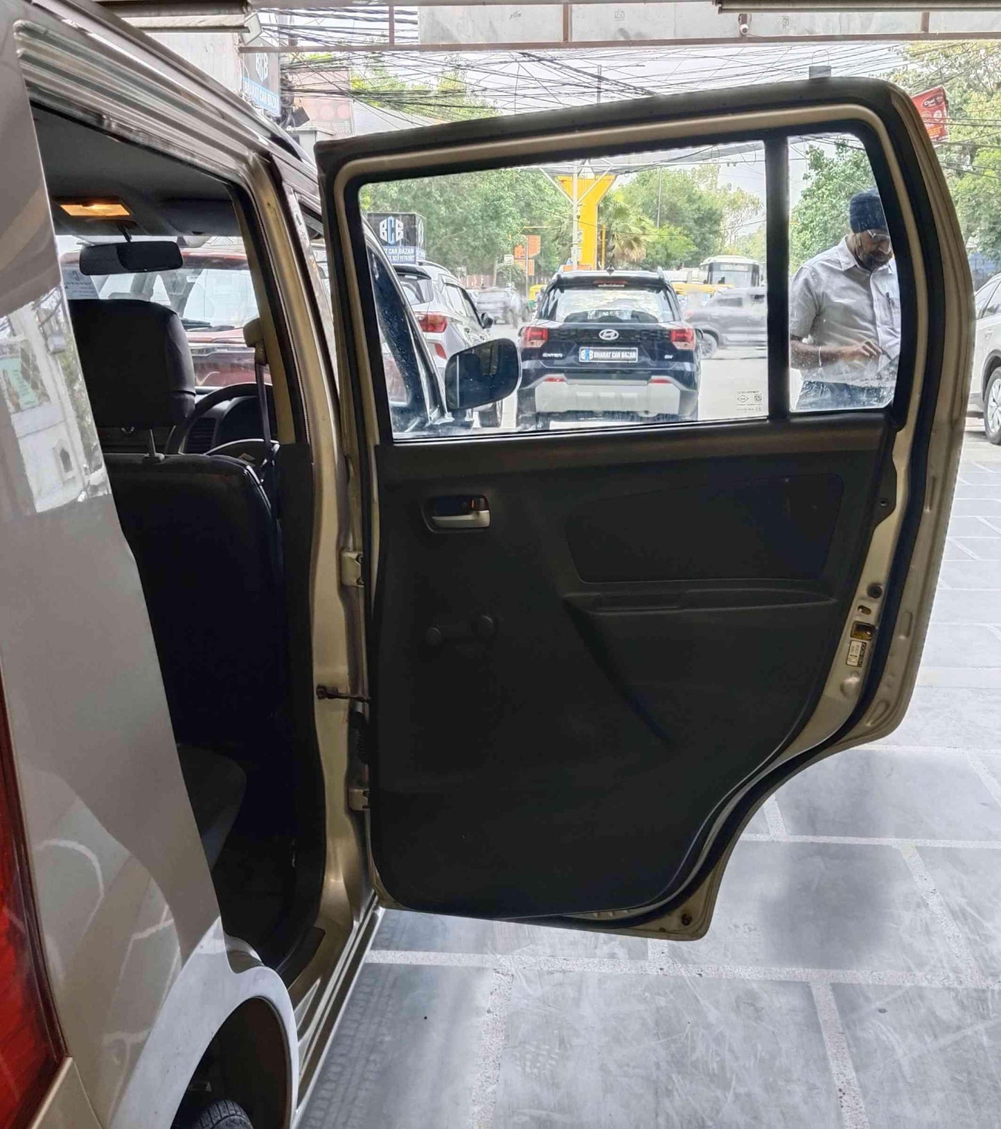 32,000 KMS MARUTI WAGONR LXI GREEN CNG (2011)