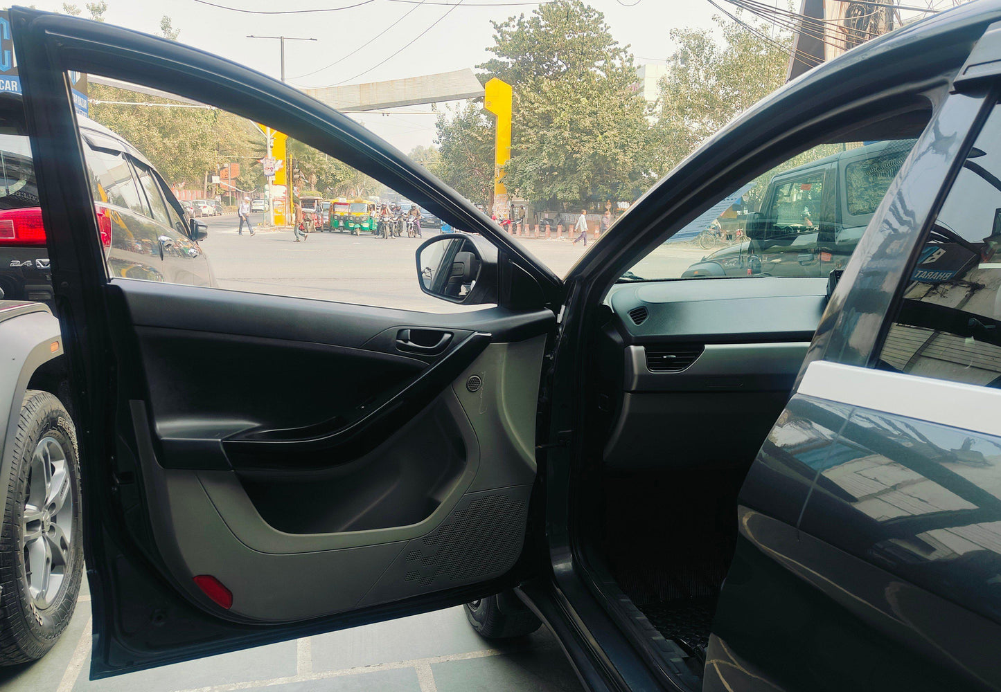 TATA NEXON XM 1.2 PETROL (2018)