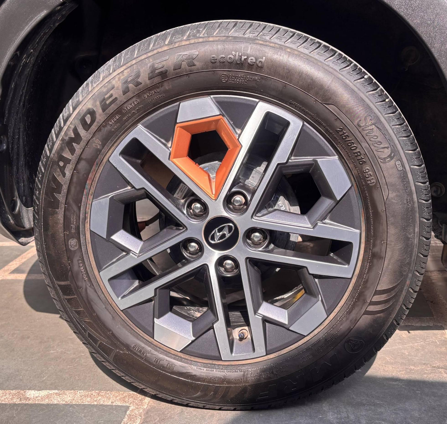 12,000 KMS HYUNDAI VENUE SX 1.0 PETROL (2025)