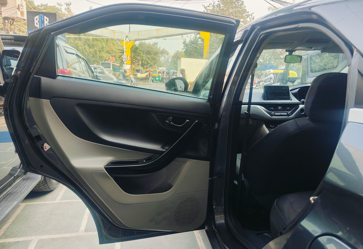 TATA NEXON XM 1.2 PETROL (2018)