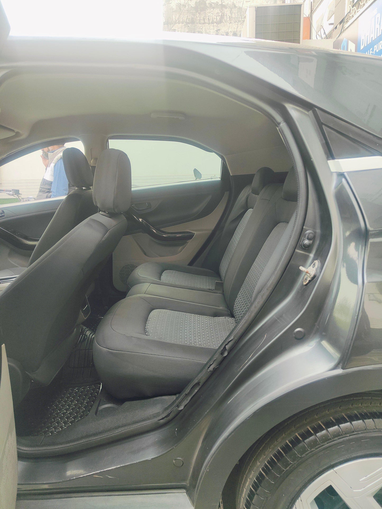 TATA NEXON XM 1.2 PETROL (2018)