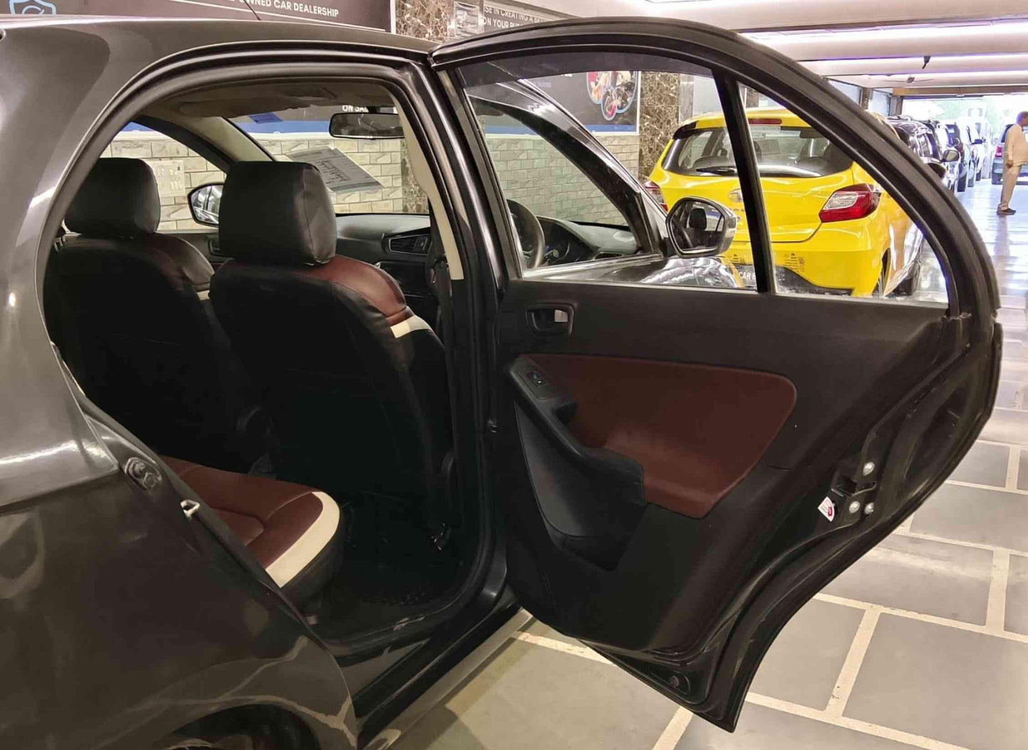 30,000 KMS TATA BOLT XMS 1.2 PETROL (2017)
