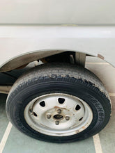 Load image into Gallery viewer, MARUTI EECO 7 STR AC CNG (2011)
