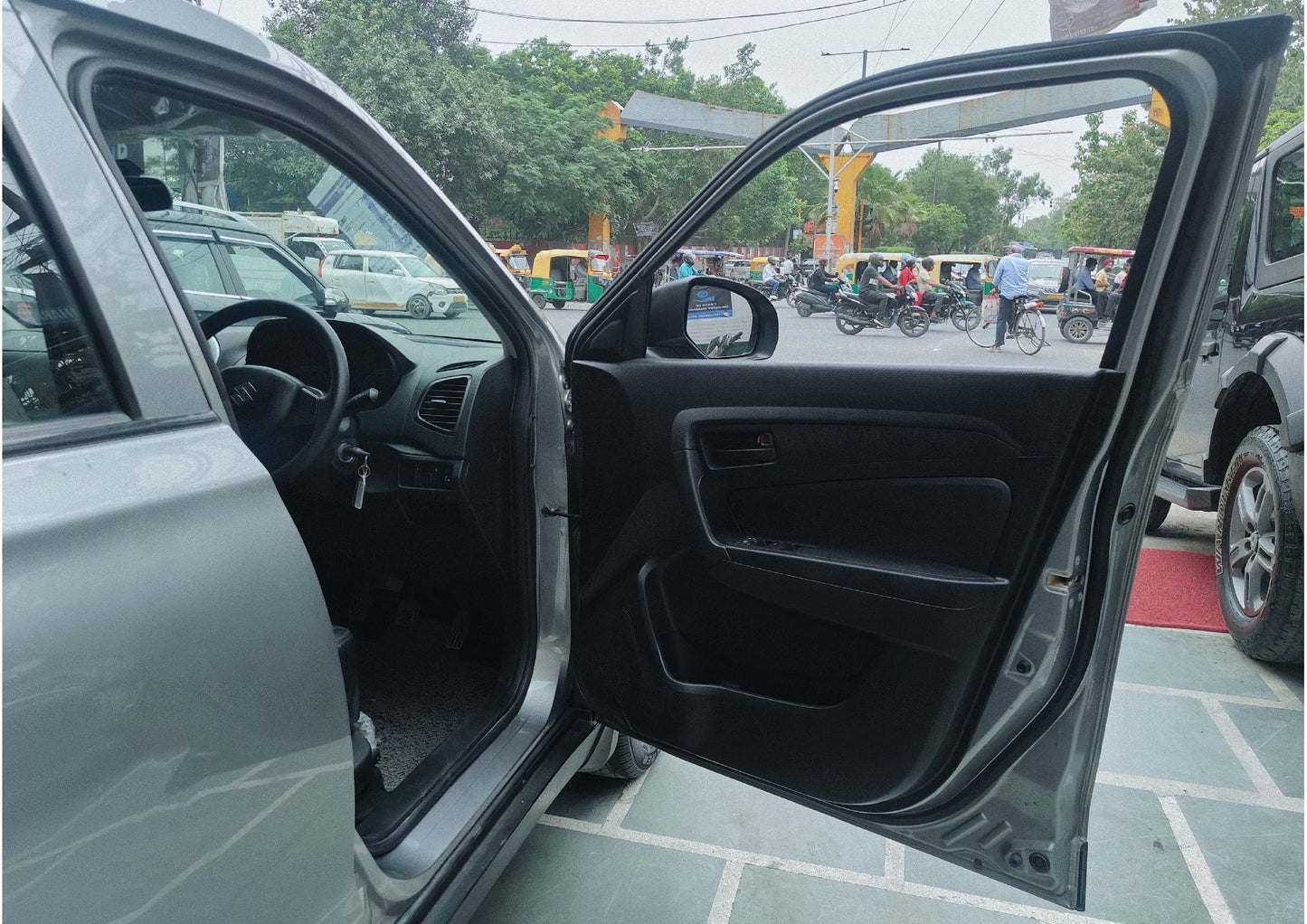29,000 KMS MARUTI BREZZA 1.5 LXI PETROL (2021)