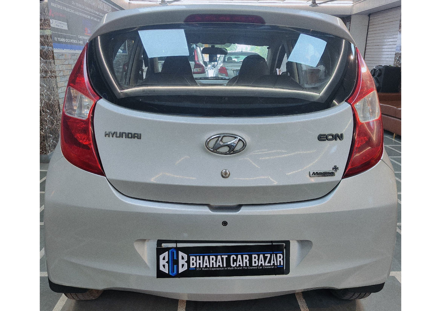 18,000 KMS HYUNDAI EON MAGNA+ PETROL (2015)