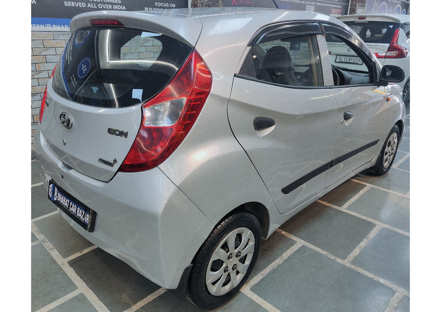 18,000 KMS HYUNDAI EON MAGNA+ PETROL (2015)