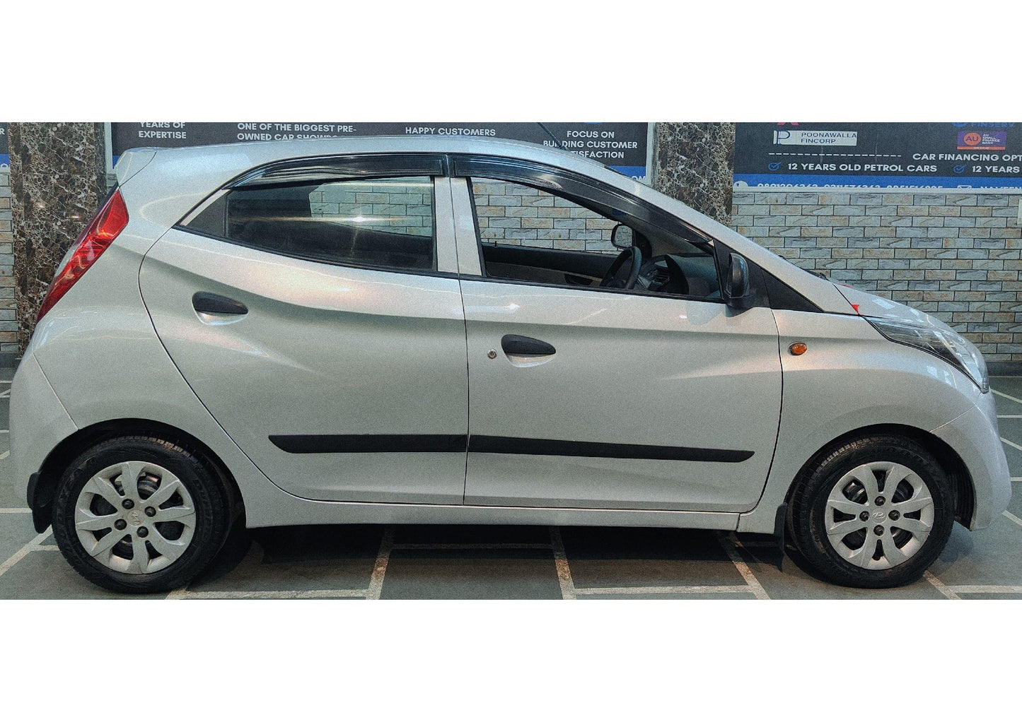18,000 KMS HYUNDAI EON MAGNA+ PETROL (2015)