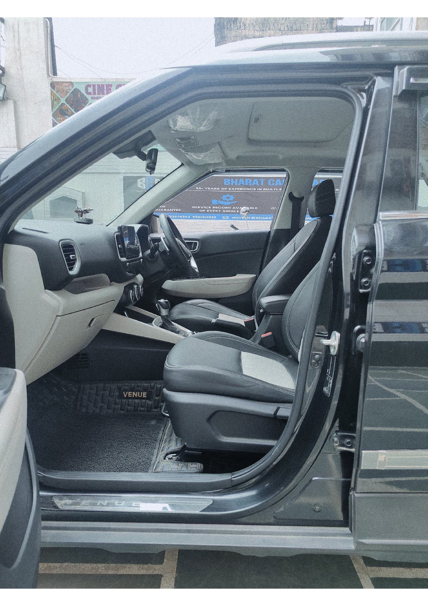 12,000 KMS HYUNDAI VENUE SX 1.0 TURBO DCT AUTOMATIC SUNROOF PETROL (2025)