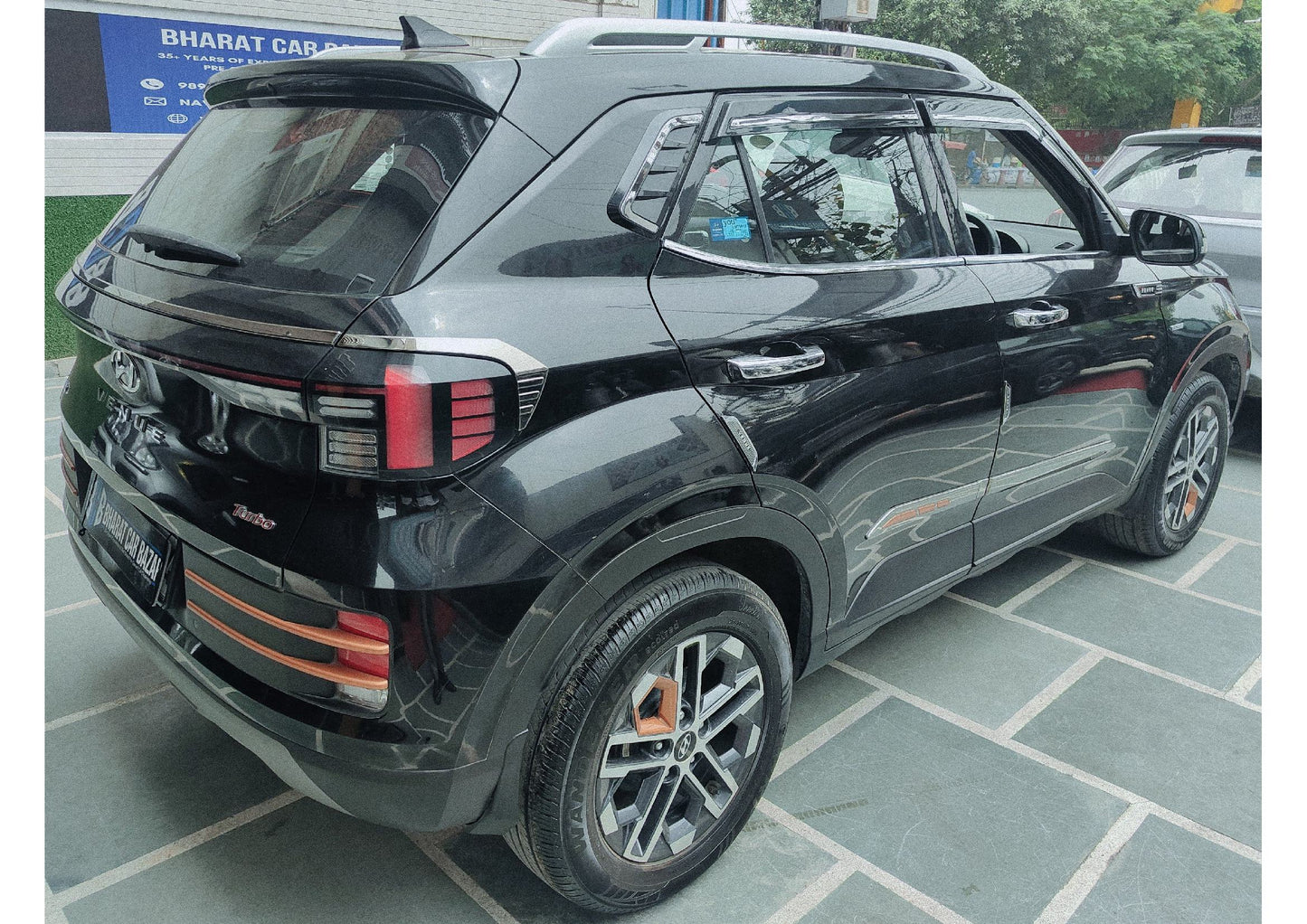 12,000 KMS HYUNDAI VENUE SX 1.0 TURBO DCT AUTOMATIC SUNROOF PETROL (2025)